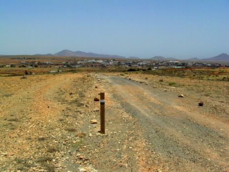 El sendero nos conduce al pueblo de Antigua